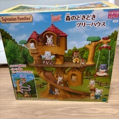 ギャビーのドールハウスとシルバニアファミリーツリーハウス　の画像