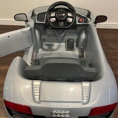 子供用電動乗用カート アウディAudi R8 スパイダーの画像