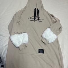 ラブトキシック　160 パーカー　トレーナー　パンツ　Tシャツの画像