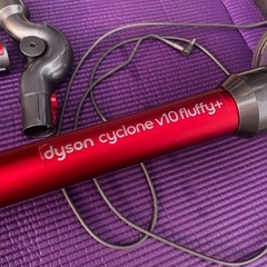 ダイソン dyson cyclone v10 fluffy+ ※バッテリー稼働時間30分（エコモード）の画像