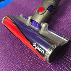 ダイソン dyson cyclone v10 fluffy+ ※バッテリー稼働時間30分（エコモード）の画像