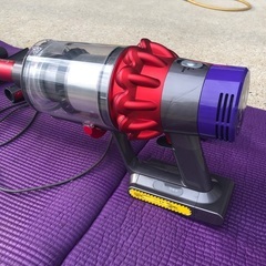 ダイソン dyson cyclone v10 fluffy+ ※バッテリー稼働時間30分（エコモード）の画像