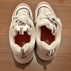 FILA メンズ ホワイト/レッド /グリーン スニーカーの画像
