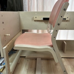 カリモクとベネッセコラボ「学び成長デスク/いす／椅子」の画像
