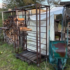 乾燥薪　希望者と調整中広葉樹mix 薪棚のセット　別売り可能の画像