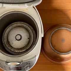 TOSHIBA ジャー炊飯器　2016年製　5.5合炊きの画像