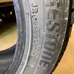 225.50.17インチVRX3スタッドレス215.50.17にもの画像