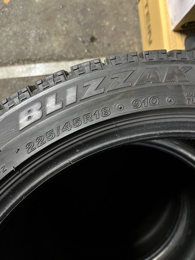 ブリジストン VRX スタッドレス 225/45R18 18年製
