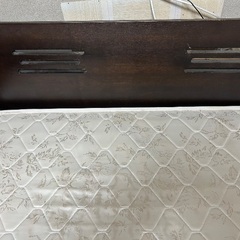 ダブルベッドの画像