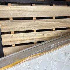 ダブルベッドの画像