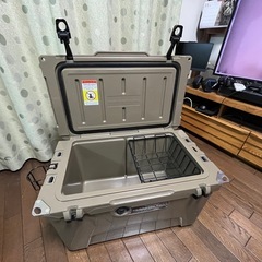 タラスブルバ　クーラーボックス42L
の画像