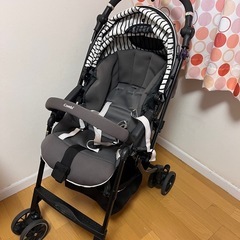 combi ベビーカーの画像
