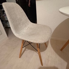 イームズ　テーブルチェアーセットの画像