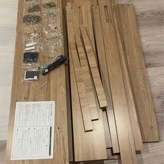  【未使用、組立前】ローベッド すのこベッド ステージベッド 宮棚付き コンセント付き ベットフレームの画像