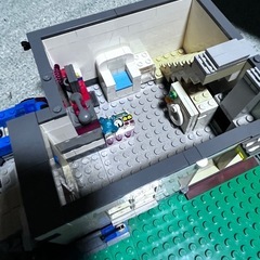 レゴブロック赤い屋根の家青い屋根お家
の画像