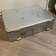 高級リモワRIMOWA🔴アタッシュケースの画像