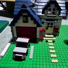 レゴブロック赤い屋根の家青い屋根お家
の画像