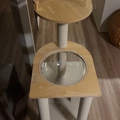 小型キャットタワーをワンコインにてお譲りします||宇宙船付きの画像