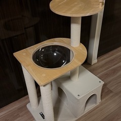 小型キャットタワーをワンコインにてお譲りします||宇宙船付きの画像