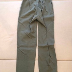 GU テーパードパンツ　グリーン　ミントグリーン　緑　パンツ　綺麗め　テーパードの画像