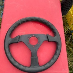 MOMO モモ ステアリングホイール ハンドル イタリア製 の画像