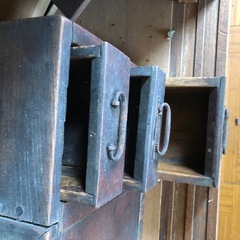 商談中　江戸時代の暖房器具　長火鉢の画像