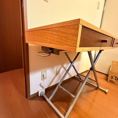 11/13PMor11/14に取りに来てくれる方限定★昇降式テーブルの画像