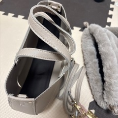 a.v.v 合皮レザー　バッグ　ファー　ベージュの画像