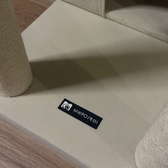 小型キャットタワーをワンコインにてお譲りします||宇宙船付きの画像