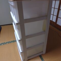 ニトリ　収納棚　４段の画像