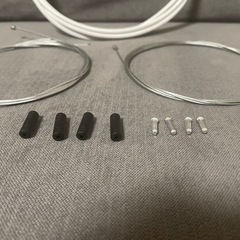 自転車用のブレーキワイヤーとシフトケーブルのセットの画像