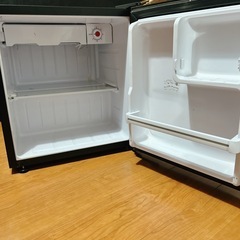 simplus 冷蔵庫 ミニ 45L 1ドア 幅44.9cm 両開き 小型 一人暮らし 霜取り ダークウッド SP-47L1-WDの画像