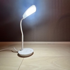 ニトリ　デスクライト、照明の画像