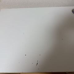 オフィスチェア（黒）、オフィスチェア（白）、机の追加写真の画像