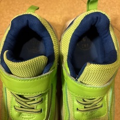 【無料】キッズ　スニーカー　19センチ　の画像