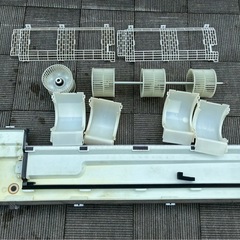 エアコン 部品洗いの画像