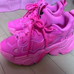 【お値下げ中】adidasスニーカーの画像