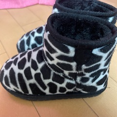 【お値下げ中】子供用ブーツ18cmの画像