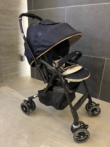 【美品】コンビ　ベビーカー　メチャカルハンディ　オート４キャス　コンパクトHG