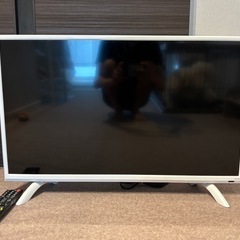 テレビ　白　32型　美品の画像