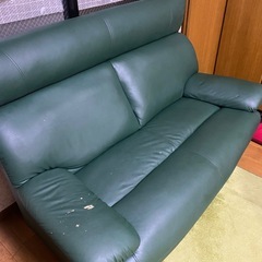 2人掛け ハイバックソファ（ダークグリーン／レザー調）の画像