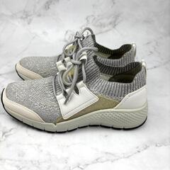 【新品】fitfitフィットフィット メッシュスニーカー 23.5 グレーの画像