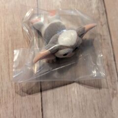 【カプセルトイ】よいどれ 缶用バッグ 弐 かなしいイカ＋グレムリン 転ぶギズモの画像