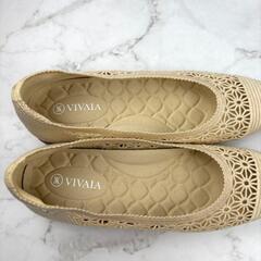 【美品】VIVAIA ビバイア ベージュ パンプス フラットシューズ 23の画像