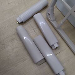 ほぼ未使用　お洒落な白　カジュアル　こたつ　暖房　電気ストーブ　ストーブ　テーブル　の画像