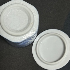 蓋付き湯呑みの画像