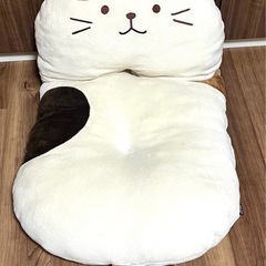 ふくふく亭ミケ猫クッションあげますあげますの画像