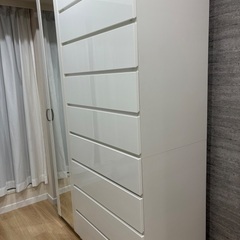 ニトリの収納クローゼット白★ミラー付の画像