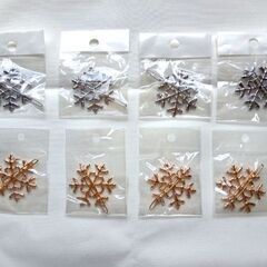 未使用 雪の結晶デザインのボビーピン ヘアアクセサリー 金銀8個セットの画像
