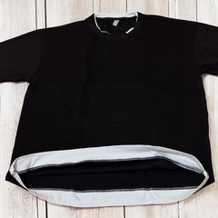 【新品】黒 白 切り替えデザインTシャツ 4XLサイズ ゆったり シンプル 半袖の画像